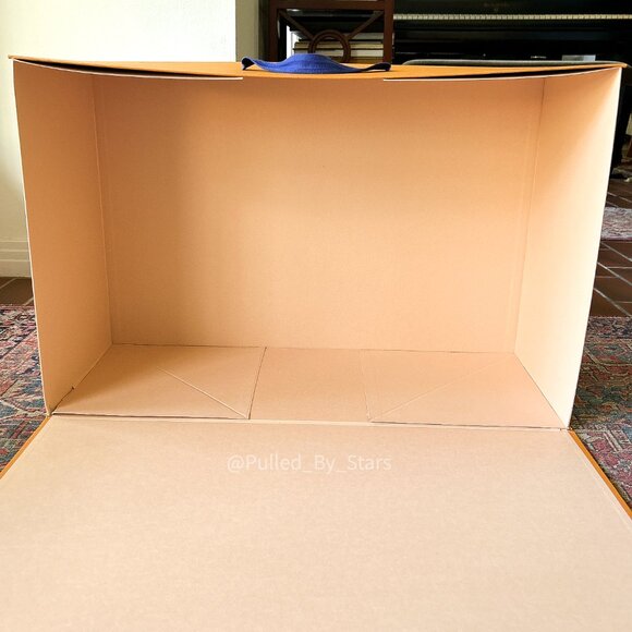 LOUIS VUITTON Jumbo Size Magnetic Gift Box for Luggage (28.5" x 18.75" x 11") - Picture 9 of 14